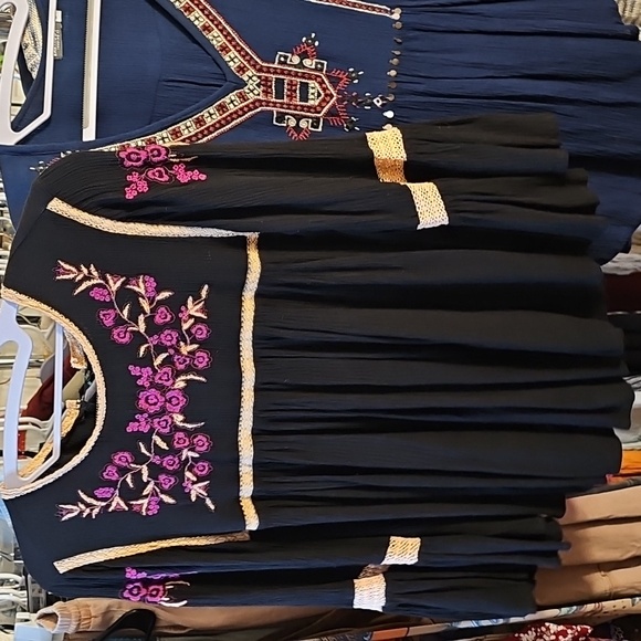 Bohemian Tops Collection Size Small - Picture 6 of 9